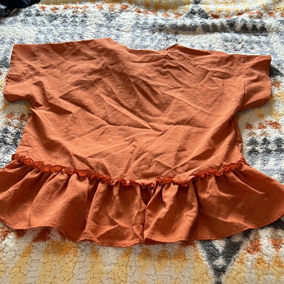 Linen Top - Picture 3 of 3